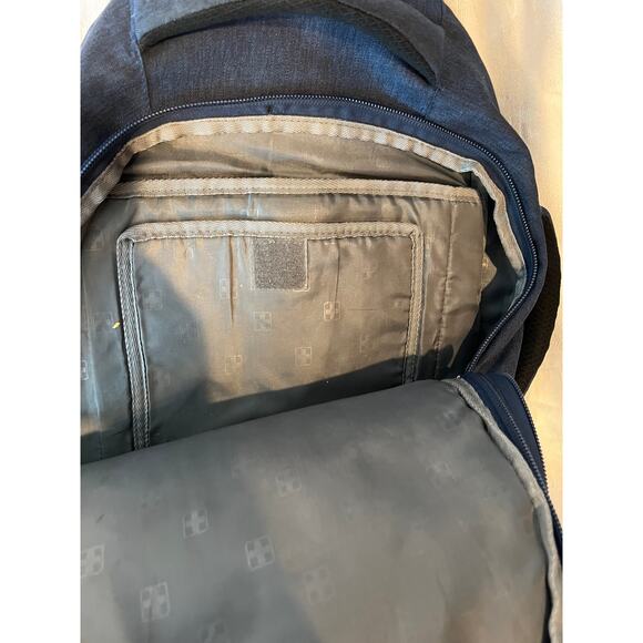 Swiss Tech Blue Padded Computer Backpack - Picture 5 of 5